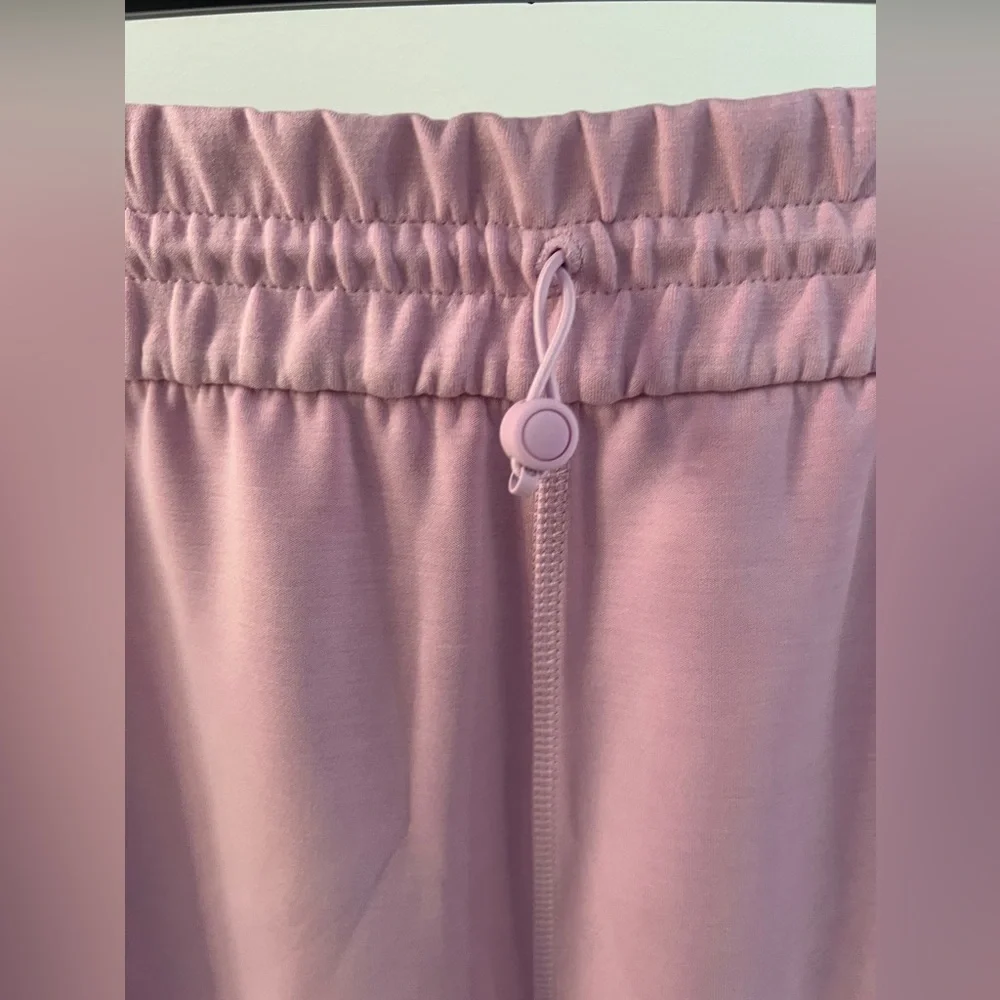 NWOT LULULEMON Softstreme High Rise Pants Size 10, Pink - Picture 4 of 6